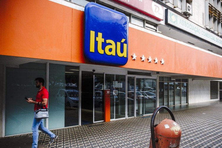 Itau Unibanco Holding SA Bank Branches As The Company Postpones Acquisition Of CorpBanc
